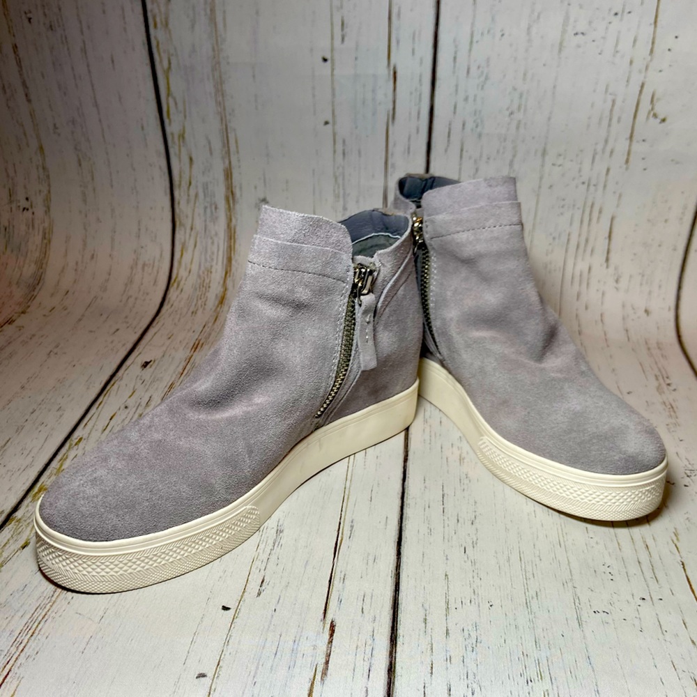 Dolce Vita Flat ankle booties